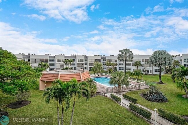 Building Photo - 6650 Royal Palm Blvd