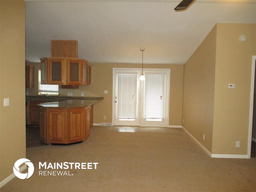 Building Photo - 1709 Lexington Rd