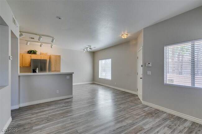 Building Photo - 251 S Green Valley Pkwy