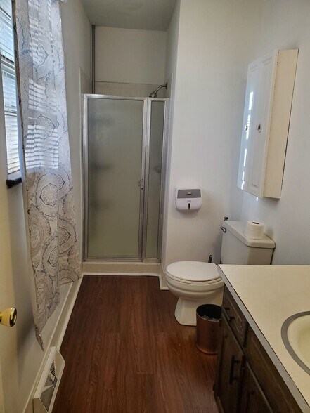 Building Photo - 4820 England St