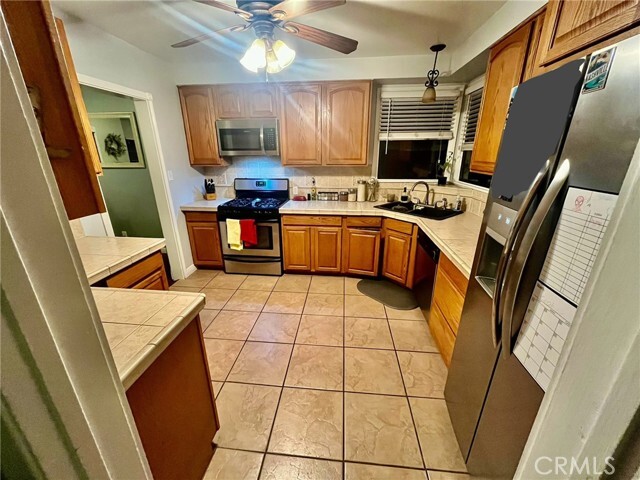 Building Photo - 1529 N Miramonte Ave