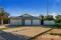 Building Photo - 1205 E Grove Cir