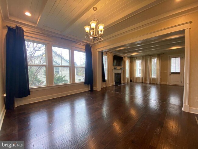 Building Photo - 2163 Potomac River Blvd