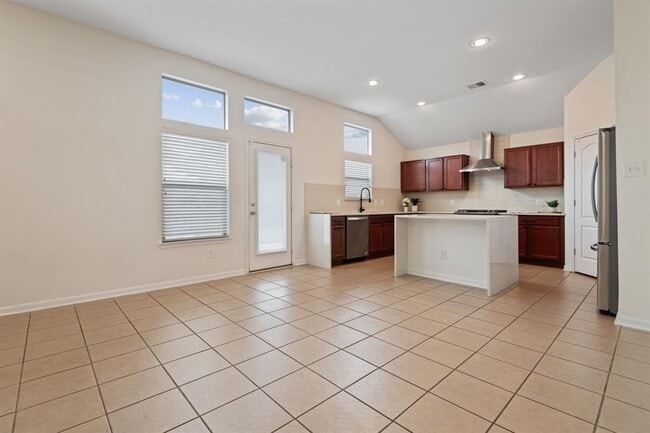 Building Photo - 16422 Sheffield Run Dr