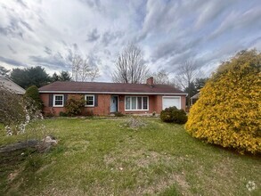 Building Photo - Spacious 5-Bedroom Retreat with Luxurious ...