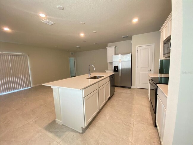 Building Photo - 2110 Charming Ave