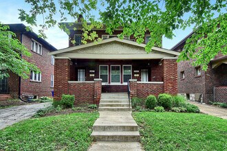 Building Photo - 7009 Amherst Ave