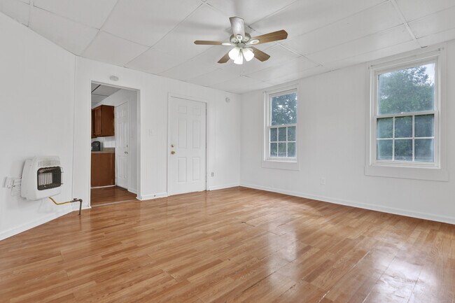 Building Photo - 423 Chestnut Ave