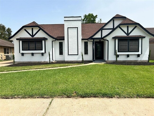 Primary Photo - 1601 Washington Dr