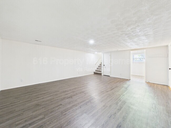 Building Photo - 2833 Tepee Ave
