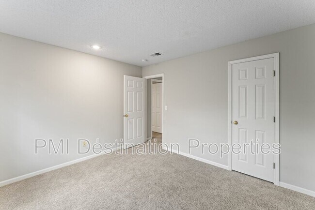 Building Photo - 9225 Boehm Dr