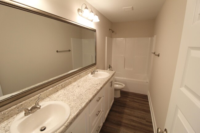 Building Photo - 6083 Forest Dr