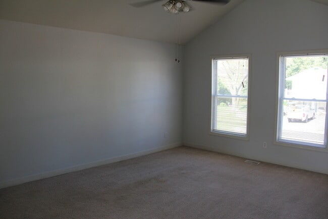 Building Photo - Town Home in Holt, MO