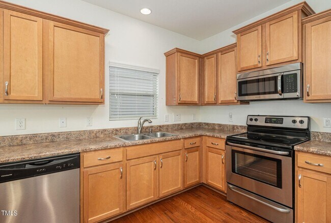 Building Photo - Charming 3 Bedroom Ranch with 1-Car Garage...