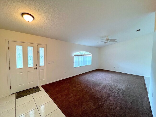 Building Photo - 106 Point of Woods Dr