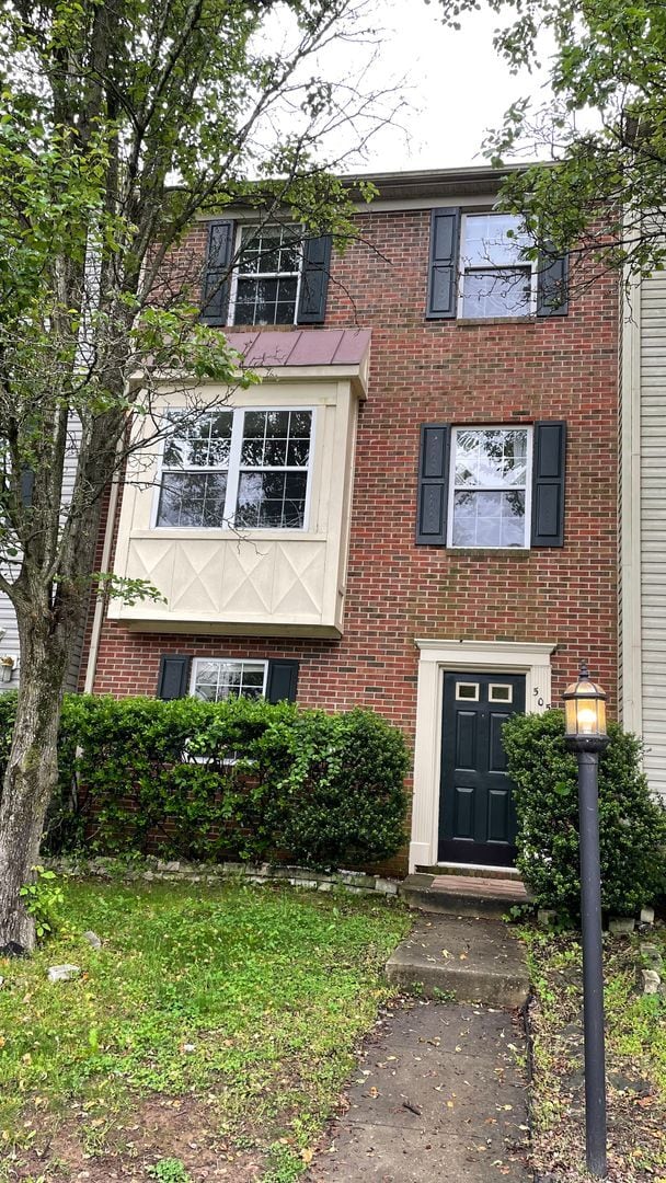 Building Photo - 4 Bed Townhome in South Stafford