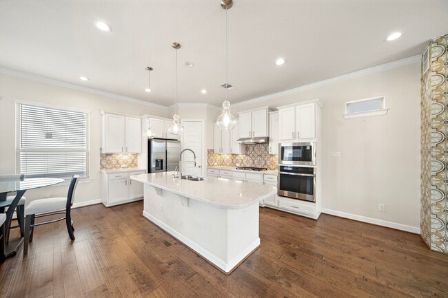 Building Photo - 4003 Centre Valley Ln
