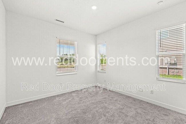 Building Photo - 2954 Grand Rdg Dr