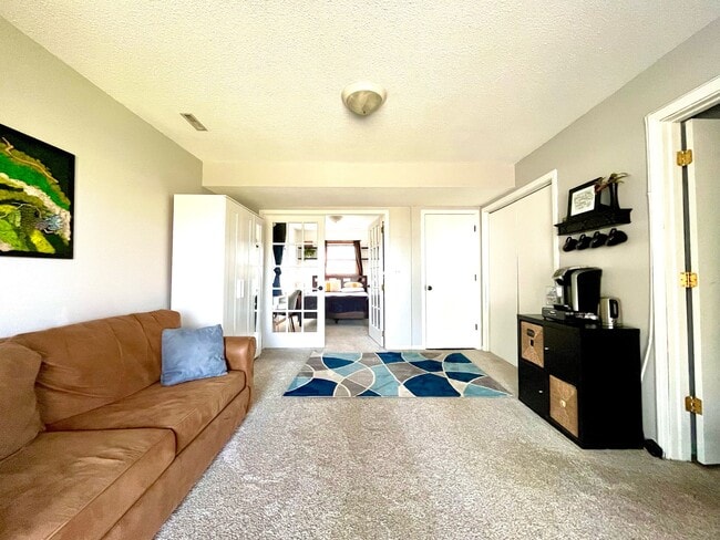 Building Photo - 2319 10th St