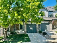 Building Photo - Available Immediately! Charming and cozy townhome in Thornton!