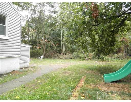 Building Photo - 4 Brant St