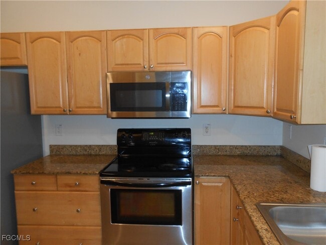 Building Photo - 501 East 10th Street