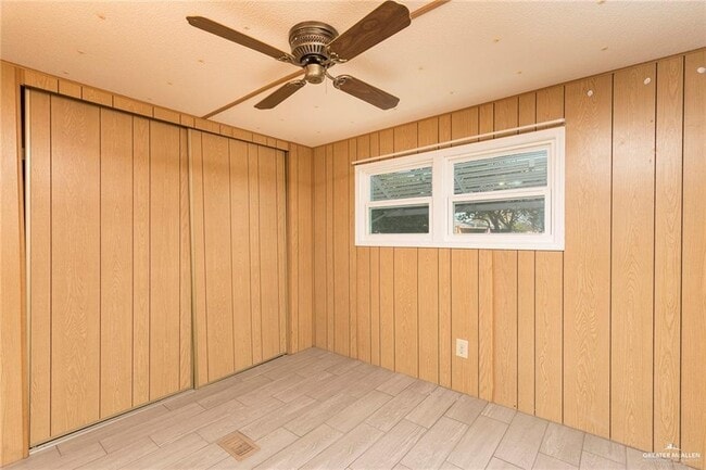 Building Photo - 15 Stagecoach Dr