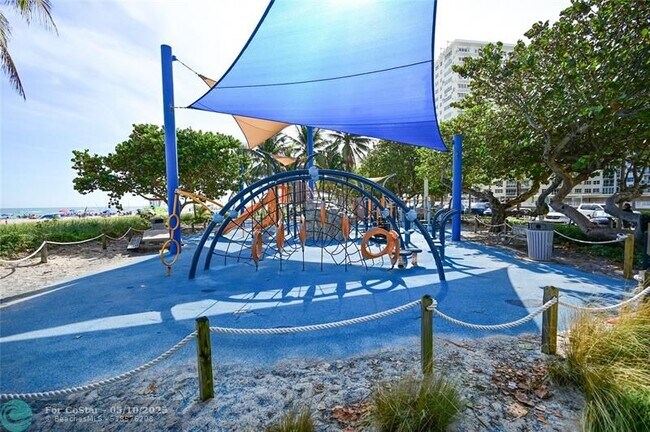 Building Photo - 525 N Ocean Blvd