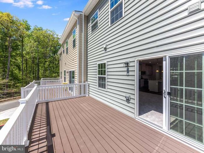 Building Photo - 1124 Dovetail Cir