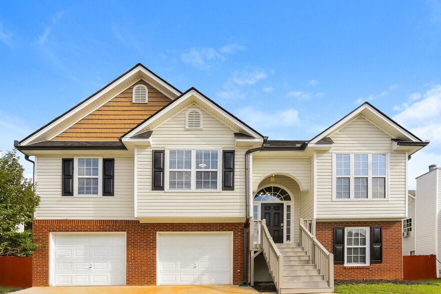 Primary Photo - 2376 Carousel Park Dr