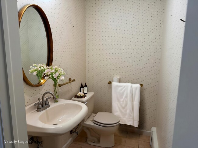 Building Photo - 85 N Winooski Ave