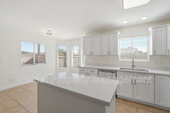 Building Photo - 3701 W Keim Dr