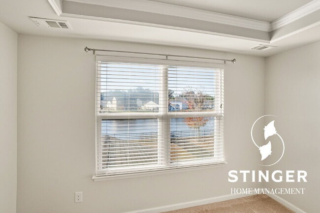 Building Photo - 71 Saluda Way