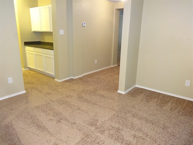 Building Photo - 321 Quail Run Rd