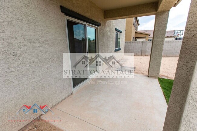 Building Photo - 43620 W Mescal Dr
