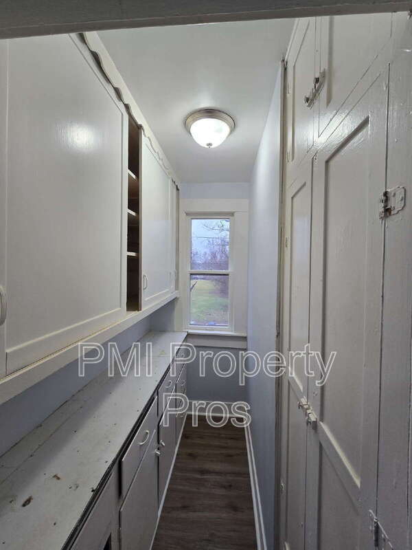 Building Photo - 3111 W Walnut St