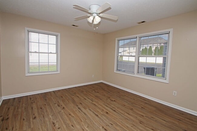 Building Photo - 1041 Oriole Ln