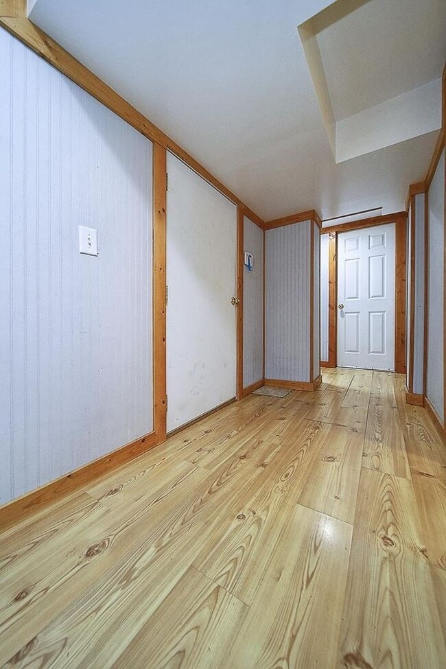 Building Photo - Picture-perfect 3BR/2BA brick bungalow In East Nashville!