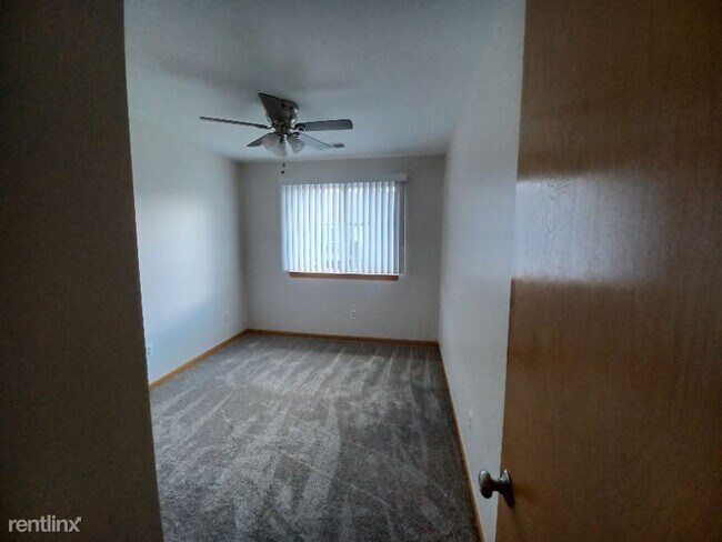 Building Photo - 2 br, 1 bath Condo - 2222 Frazho Rd