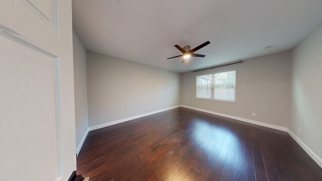 Building Photo - 6 BR  5 BA  LUXURY POOL HOME -  Fells Landing Subdivision- Minutes to Medical City!