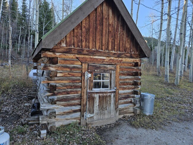 Building Photo - 2006 WY-352