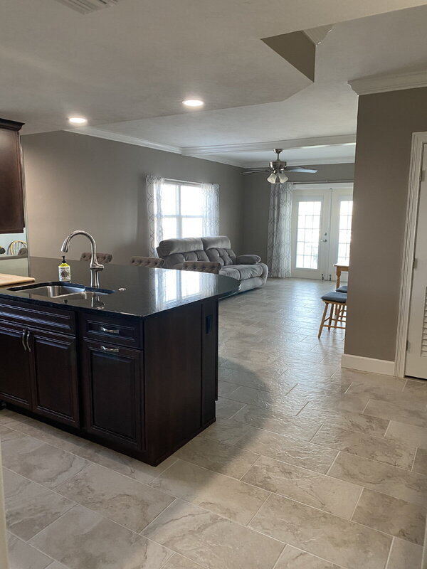 Building Photo - 404 S Beach St