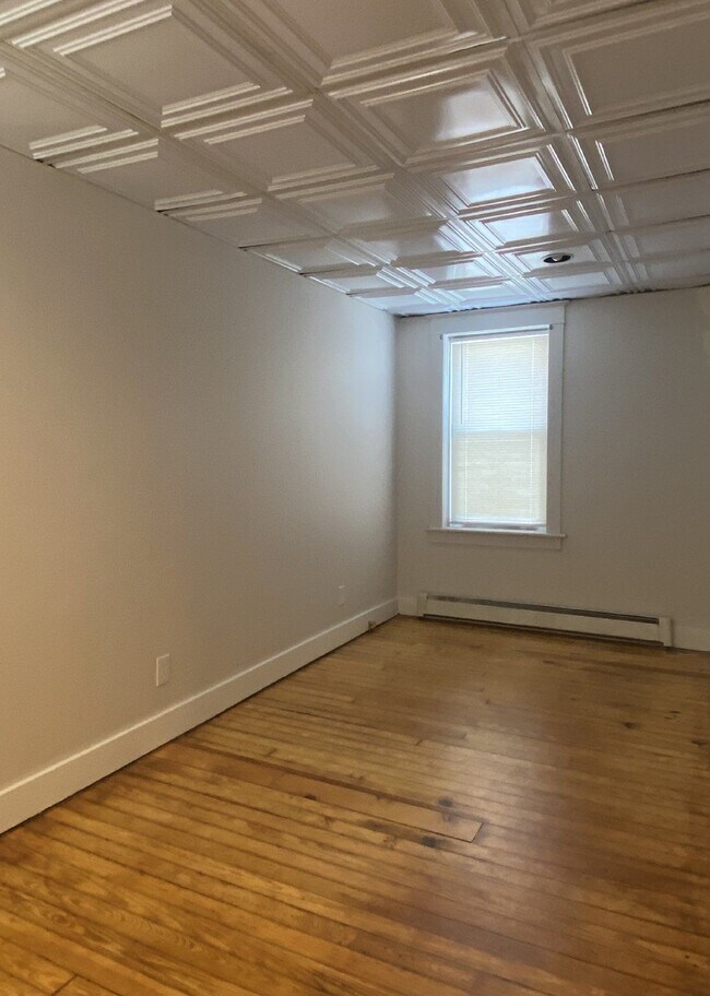 Building Photo - 104 3rd Ave