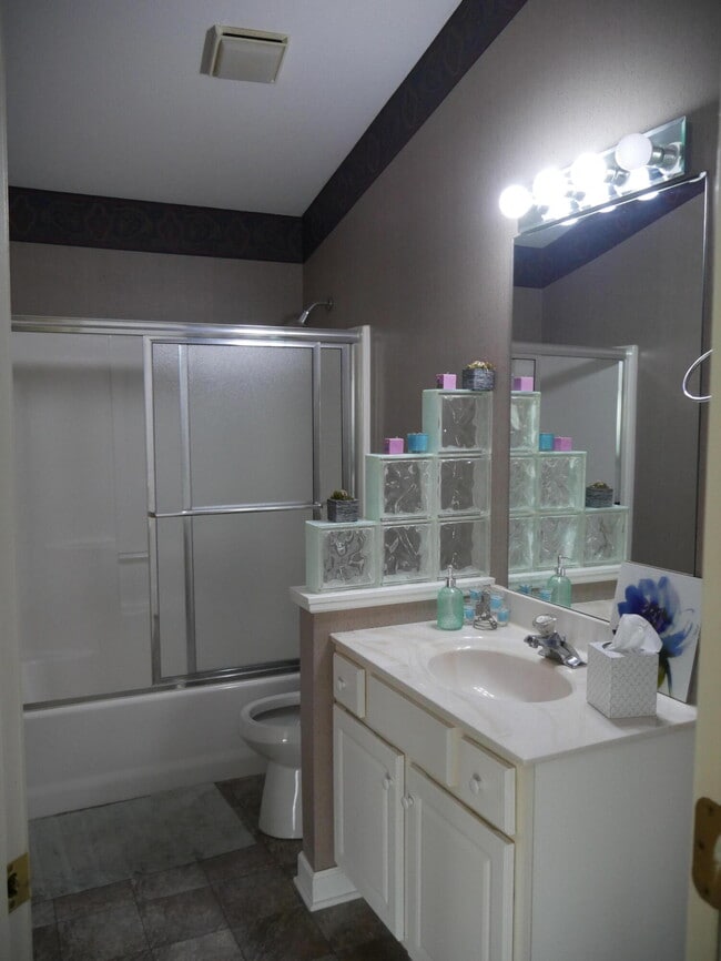 Building Photo - 5105 Forum Blvd