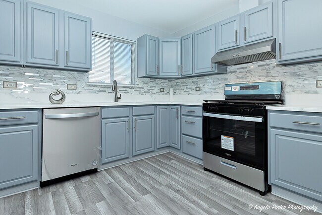 Building Photo - 1802-1811 11th St
