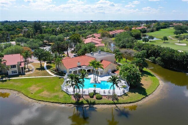 Building Photo - 643 Vista Isles Dr