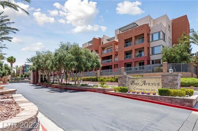 Building Photo - Park Avenue One Bedroom