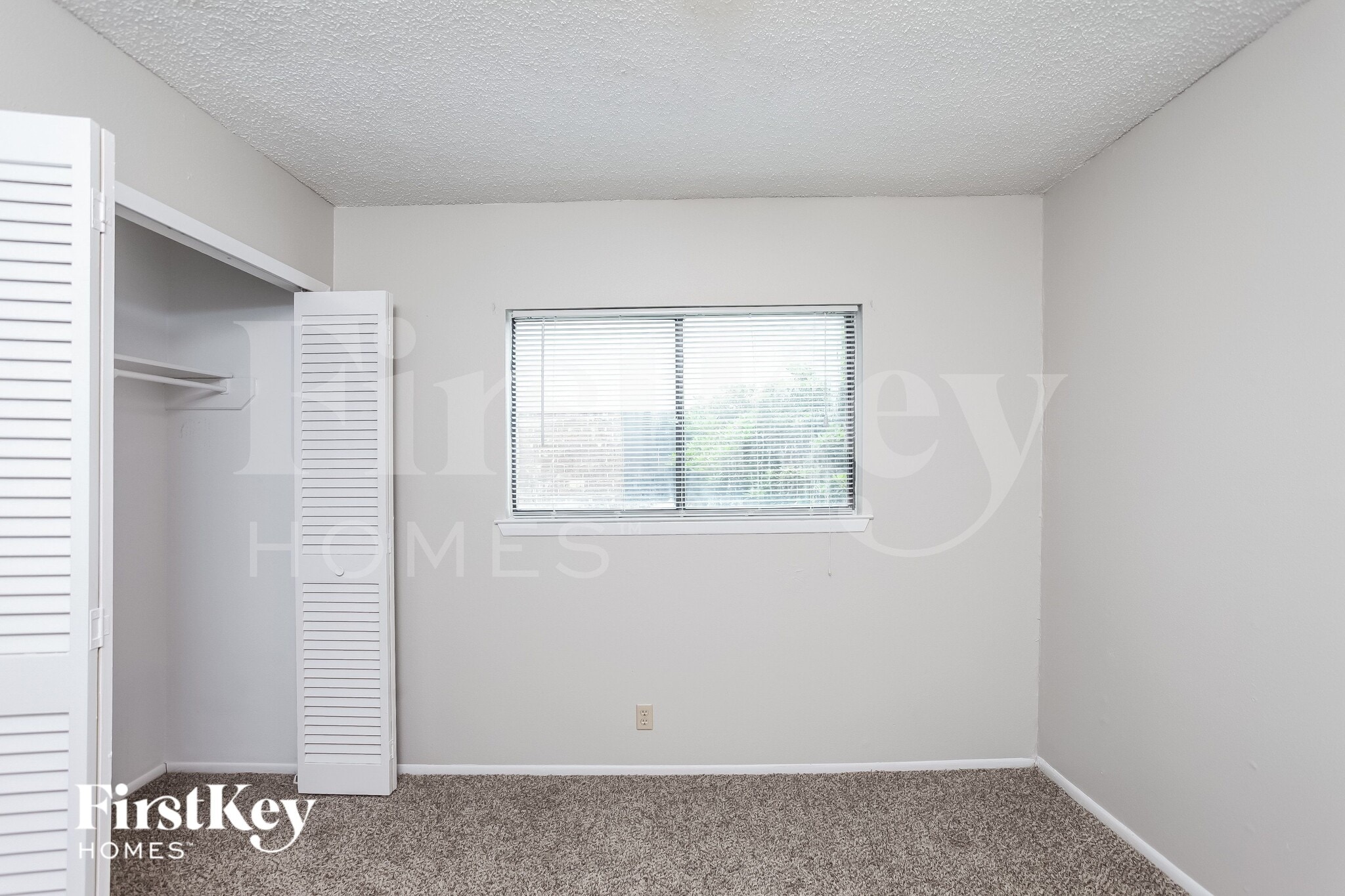 Building Photo - 7527 Lincoln Village Dr