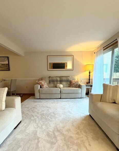 Building Photo - 8254 Beehive Cir