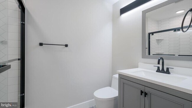 Building Photo - 444 N 4th St